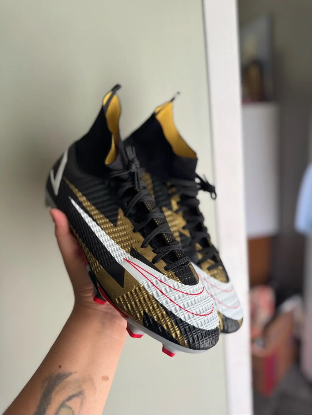 Nike Men’s Black/Gold/White Mercurial Football Cleats